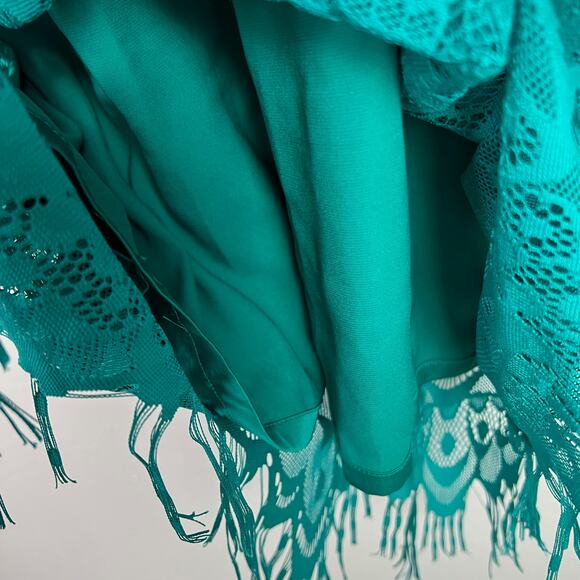 Gianni Bini Size Medium Teal Green Lace Sleeveless Dress with Fringe Hem Halter - Picture 5 of 10